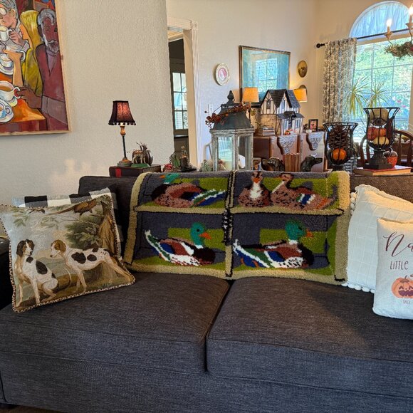 Large MCM Hooked Duck Rug - Picture 16 of 17